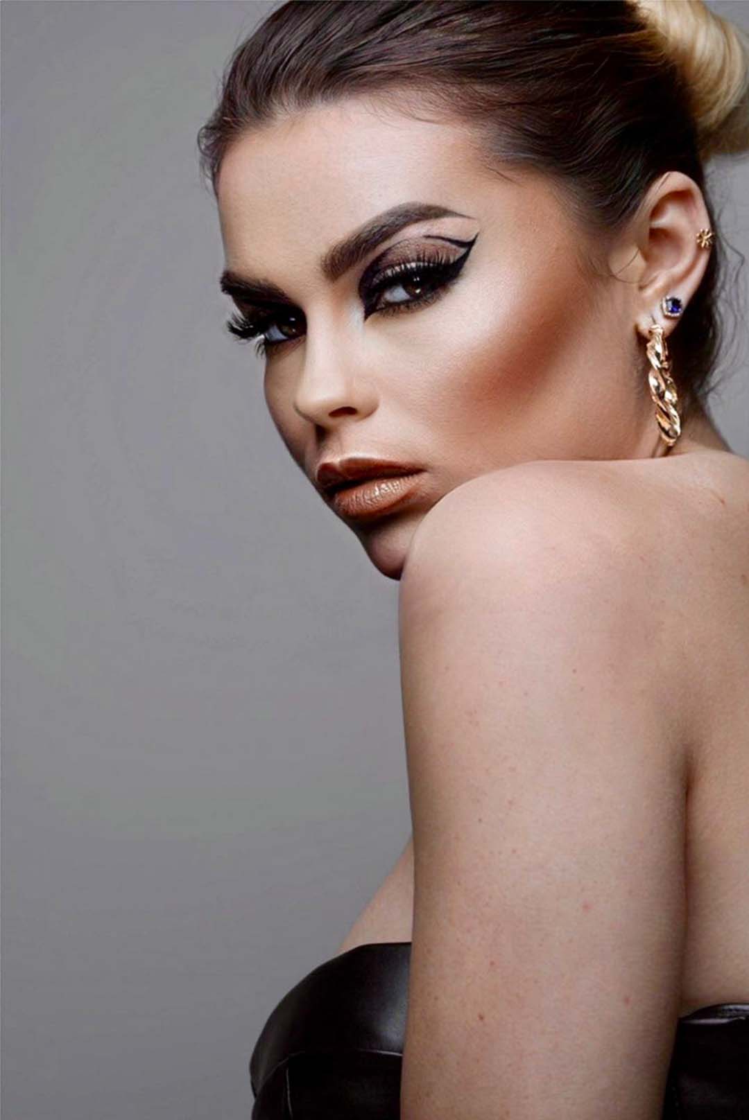 Zavod studio model Annelise Lilley makeup by Alona Dmytrenko